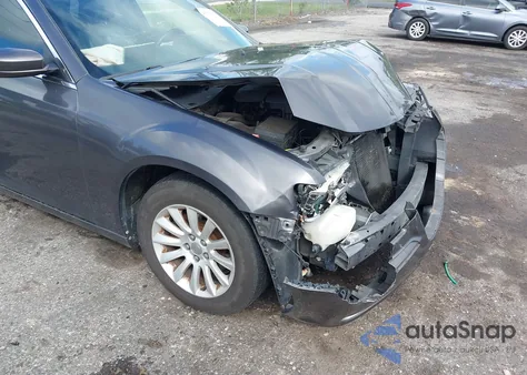 2013 Chrysler 300 Motown из США, поврежденный, VIN 2C3CCAAG8DH732274